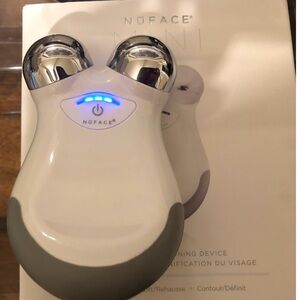 NuFACE MINI Facial Toning Device – Starter Kit (White) (preowned)